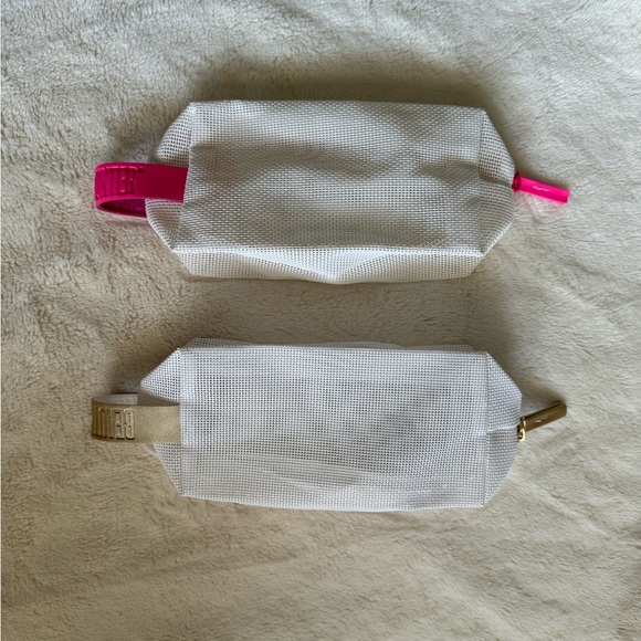 Bundle of Two Beautycounter Makeup/Skincare Bags - Picture 1 of 6
